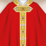 Chasuble liturgique brodée rouge