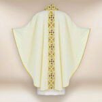 Chasuble brodée écrue