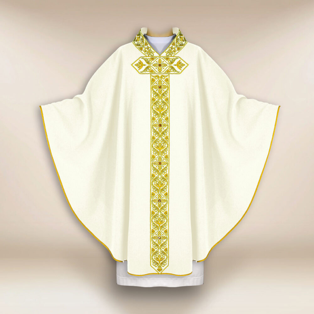 Chasuble brodée ecru