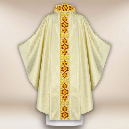 Chasuble brodée ecru avec une bande dorée