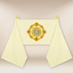 Voile huméral brodé avec IHS