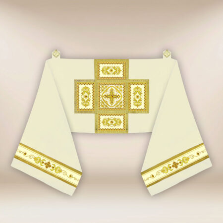 Voile huméral brodé écru avec croix