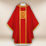 Chasuble brodée rouge élégante