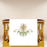 Nappe brodée pour prie-dieu de mariage
