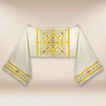 Voile huméral brodé écru