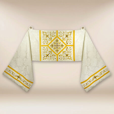 Voile huméral brodé écru