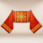 Voile huméral brodé rouge