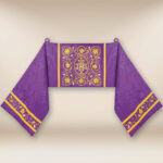 Voile huméral brodé violet