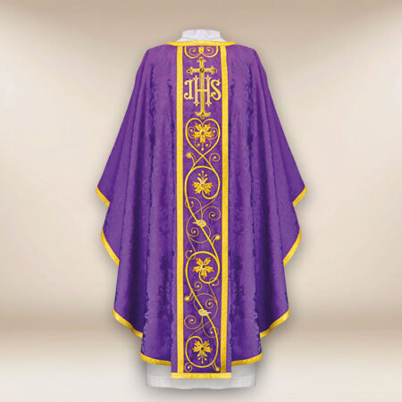 Chasuble brodée violette avec IHS