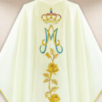 Chasuble brodée Mère de Dieu du Rosaire