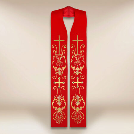 Étole liturgique avec motif de croix rouge