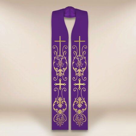 Étole liturgique avec motif de croix violette