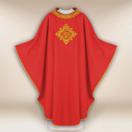 Chasuble brodée avec IHS rouge