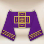 Voile huméral avec broderie de croix
