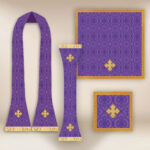 Chasuble romaine réplique violette IHS