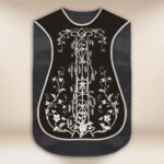 Chasuble romaine réplique noire IHS