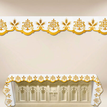 Nappe brodée avec un magnifique brodé doré IHS