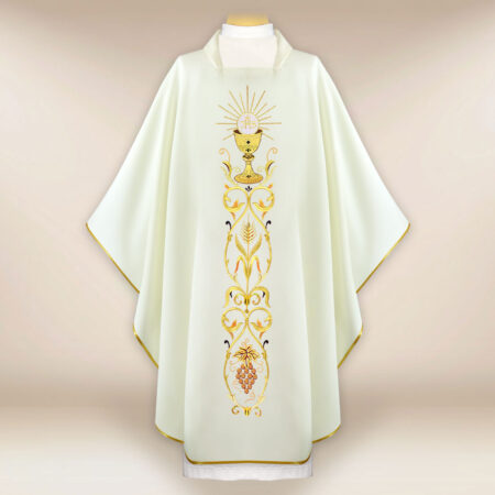 Belle chasuble brodée écrue avec motif de calice