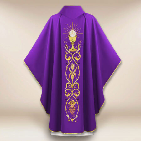 Belle chasuble brodée violette avec motif de calice