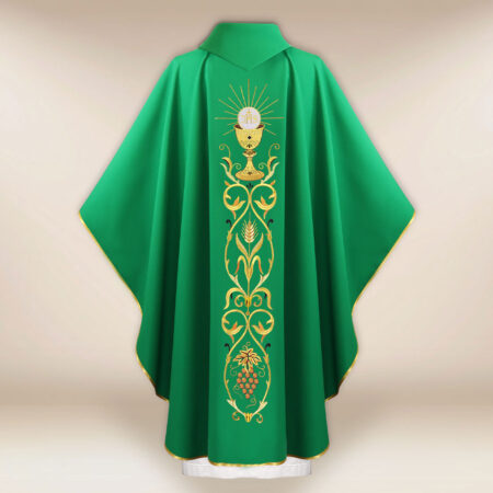 Belle chasuble brodée verte avec motif de calice