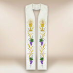 Étole liturgique brodée avec motif de calice