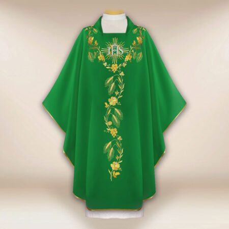 Chasuble brodée IHS verte