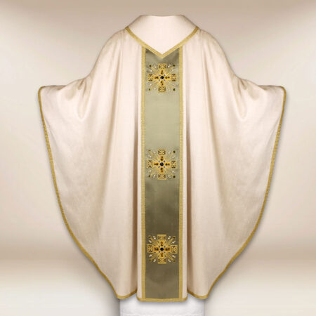 chasuble en soie brodée