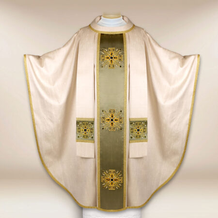 chasuble en soie brodée