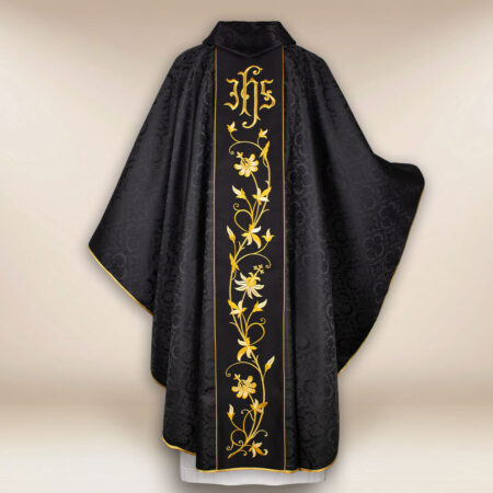 Chasuble brodée noire
