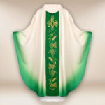 Chasuble avec bande verte IHS